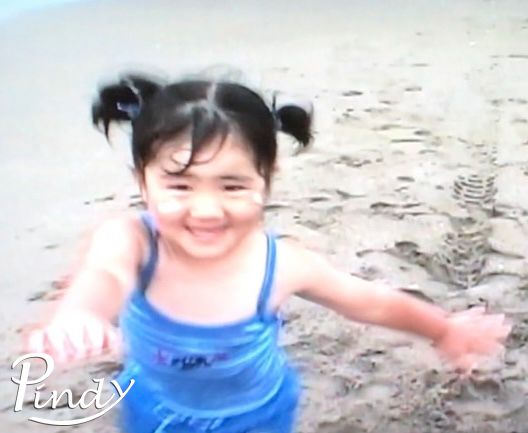 谷藤選手　3歳の海で遊んでいるときの写真